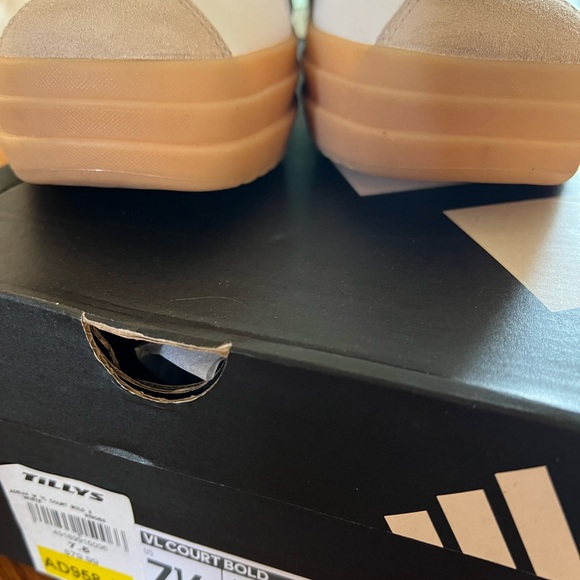 Women’s 7.5 Adidas Court Platform Samba Sneakers! - Picture 9 of 10